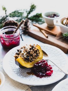 Baked Oatmeal Stuffed Acorn Squash