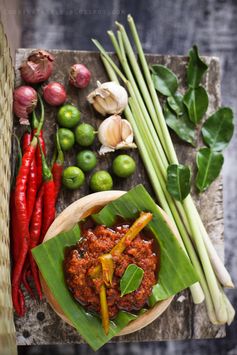 Balinese Chicken (Ayam Pelalah