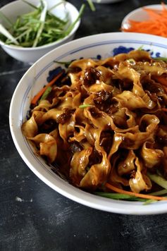 Beijing “Fried Sauce” Noodles – Zha Jiang Mian