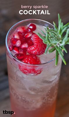 Berry Sparkle Cocktail