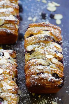 Blueberry-Cream Cheese Pull-Apart Bread