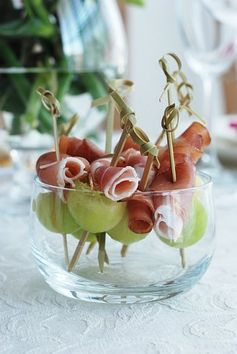 Bolitas de Melon con Jamon Serrano