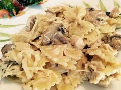 Bow Ties With Chicken and Asiago Cheese Sauce