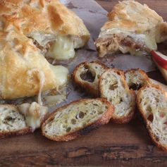 Brie En Croute With Caramel And Walnuts