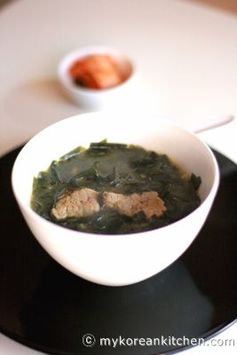 Brown Seaweed Soup (Miyeok Guk