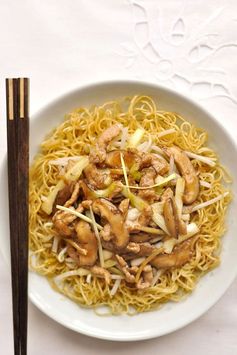 Cantonese Fried Noodles (Pork Chow Mein