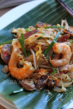 Char Kuey Teow (炒粿條/Penang Fried Flat Noodles