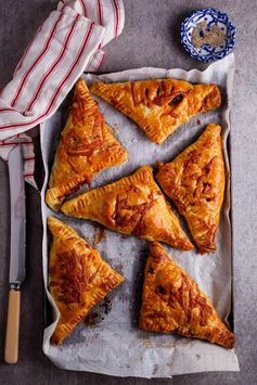 Cheesy Bolognese pies