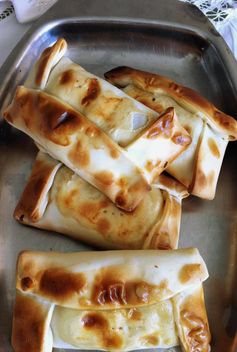 Chilean-Style Beef Empanadas -- Empanadas de Pino