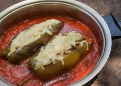 Chiles Rellenos en Salsa