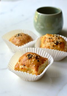 Chinese Roast Pork Puffs