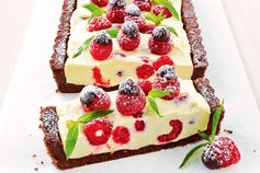 Chocolate and raspberry cheesecake