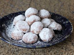 Chocolate Butterball Christmas Cookies