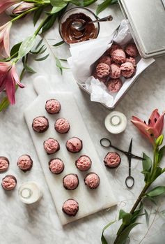 Chocolate Covered Strawberry Macaroons