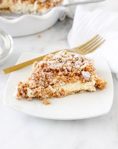 Cinnamon Roll Vanilla Cheesecake Pie