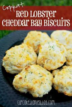 Copycat Red Lobster Cheddar Bay Biscuits