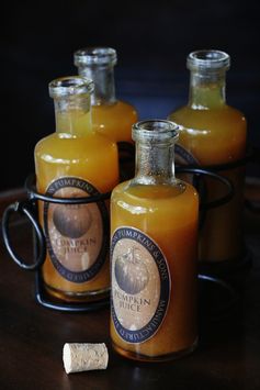 Copycat Wizarding World of Harry Potter Pumpkin Juice