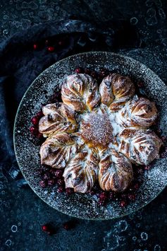 Cranberry Almond Star Bread