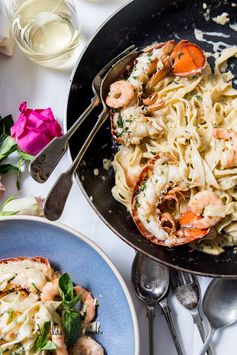 Creamy Champagne Lobster & Prawn Valentine Pasta