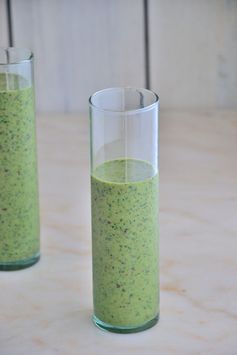 Creamy Strawberry and Greens Smoothie from Mark Hyman, M.D.'s 