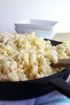 Creamy White Cheddar Macaroni & Cheese