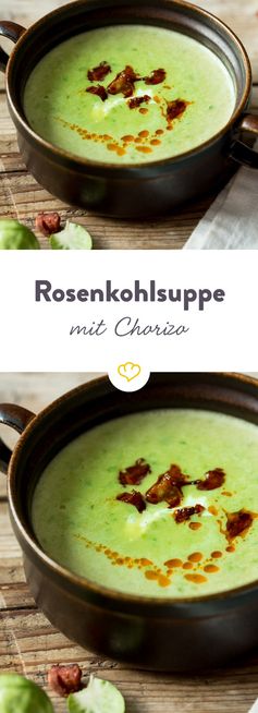 Cremige Rosenkohlsuppe mit knuspriger Chorizo