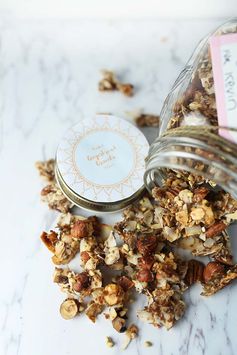 Crunchy Vegan Gingerbread Granola (grain-free