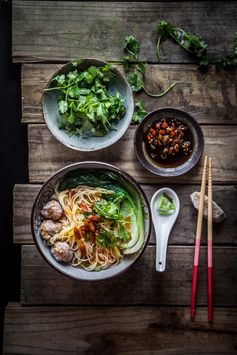 Easy breezy Chinese meatballs noodle soup (4 servings