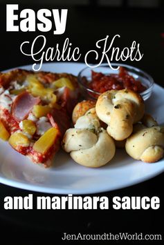 Easy Garlic Knots and Dipping Sauce - the perfect pairing with Freschetta Pizza