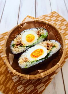 Easy-to-eat Onigirazu (Rice Sandwiches with Lots of Fillings