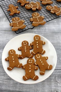 Eggless gingerbread men cookies