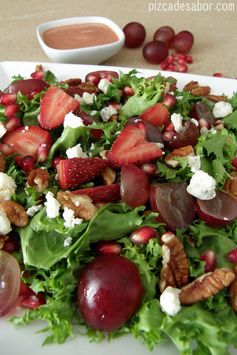 Ensalada con uvas y fresas