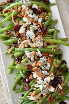 Ensalada de ejotes con arándanos, nuez y queso azul