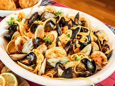 Feast of the Seven Fishes: Linguini with Clams and Mussels in a Spicy Red Sauce (Day Five