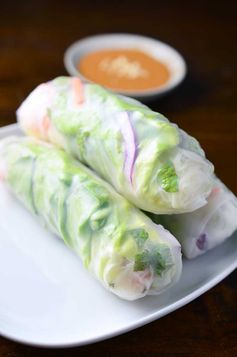 Fresh Spring Rolls with Spicy Peanut Sauce