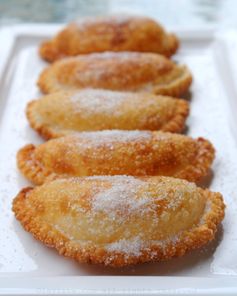 Fried cheese empanadas // Empanadas de viento