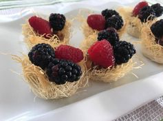 Fruit Baskets With Shredded Pastry Dough #RecipeIdeas