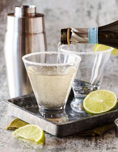 Gin, Elderflower and Prosecco Cocktail