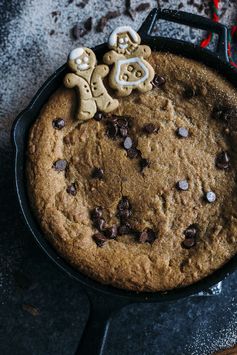 Gingerbread Skillet Cookie