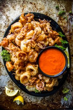 Gluten-free Crispy Fried Calamari with Spicy Marinara