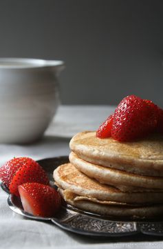 Greek Yogurt Vanilla Bean Spelt Pancakes