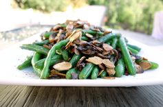 Green Beans in brown VeganButter with Mushrooms