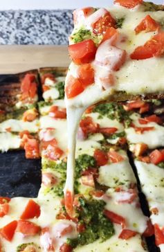 Grilled Flatbread Pesto Margherita Pizza