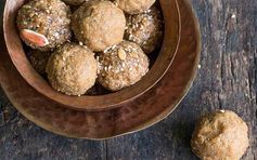 Gujarati Kachariyu Recipe (Traditional Spiced Sesame And Coconut Ladoos With Dates And Figs