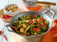 Hähnchen-Zucchini-Wok