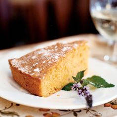 Hazelnut-Rum Cake