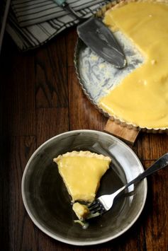 Healthy Lemon Curd Tart with Gluten-Free Almond Crust