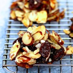 Holiday Almond Raisin Clusters