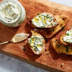 Homemade Cheese Spread With Garlic and Herbs