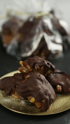 Homemade Chocolate Turtles